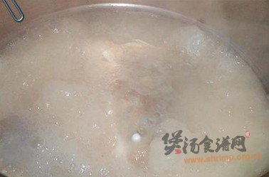 鲢鱼头尾汤的做法