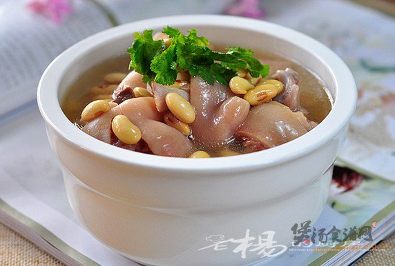 黄豆蹄花汤的做法