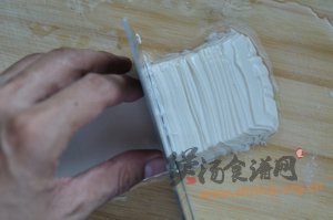 内酯豆腐丝汤的做法