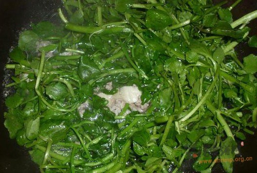 西洋菜肉末冻豆腐汤的做法