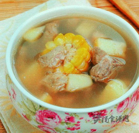 玉米哈密瓜苹果瘦肉汤的做法