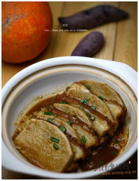 芋艿头扣肉煲的做法