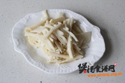 消暑开胃酸辣汤的做法
