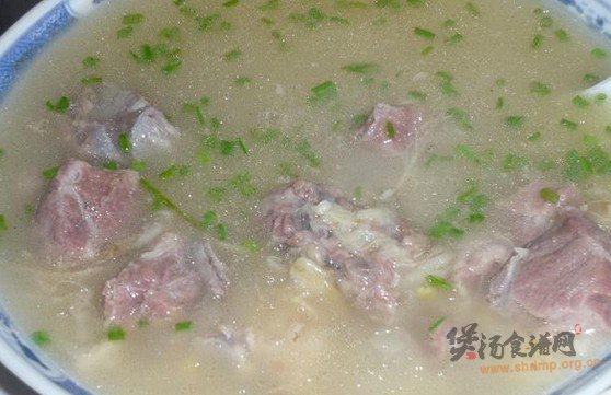 沙虫百合排骨汤的做法