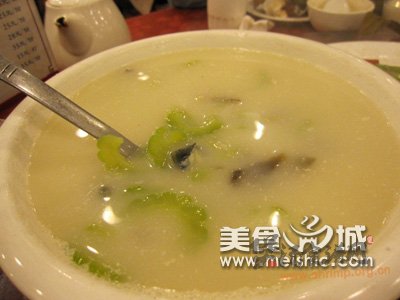 苦瓜黄豆泥鳅汤的做法