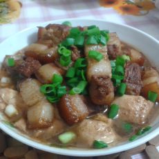 红烧肉炆豆腐的做法 红烧肉炆豆腐的做法
