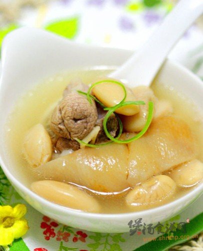 白芸豆肘子汤的做法