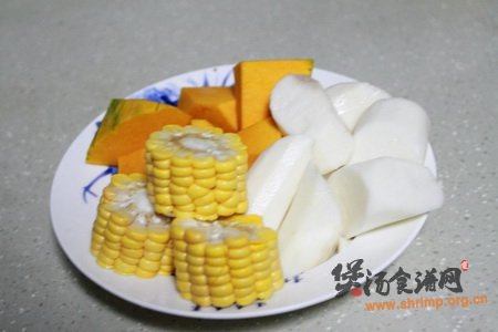 杂粮脊骨汤的做法