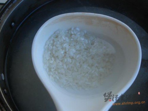 山楂木耳粥的做法