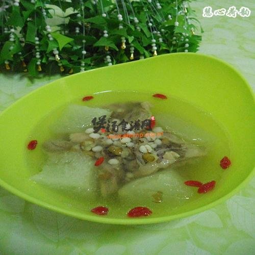 冬瓜绿豆薏仁枸杞鸭腿汤的做法