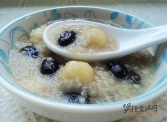 小米黑豆莲子粥的做法