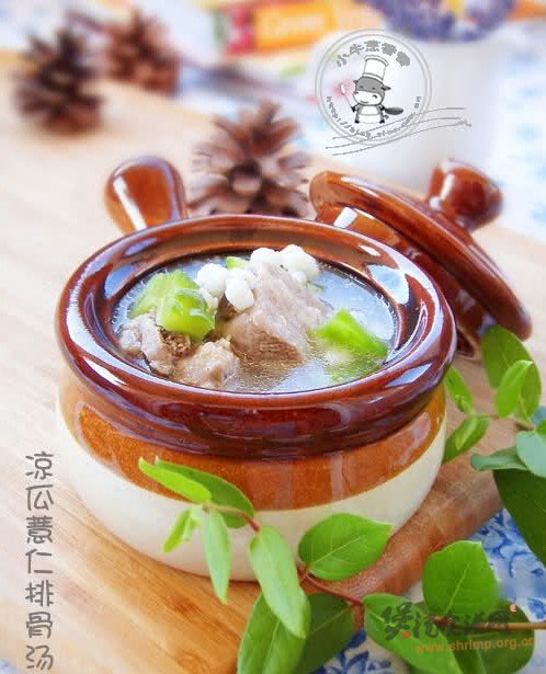凉瓜薏仁排骨汤的做法