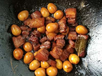 鹌鹑蛋红烧肉