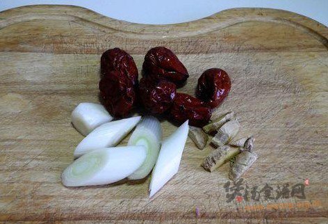 甲鱼大枣养颜汤的做法