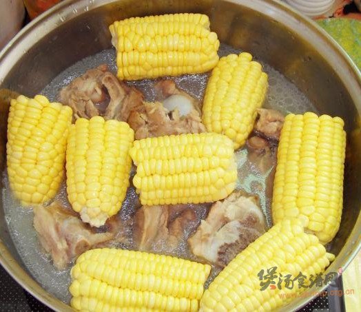 玉米骨头汤的做法