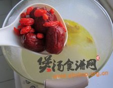 西洋参红枣鸡汤的做法