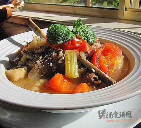 迷迭香杂菜羊骨汤的做法