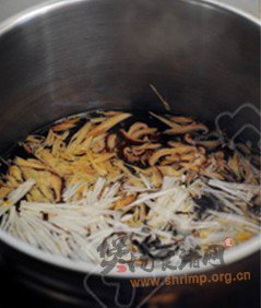 金针菇酸辣汤的做法