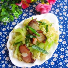 腊肉炒菜花的做法