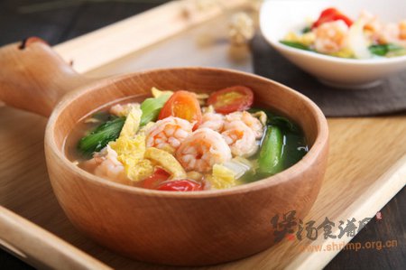 煎蛋白虾仁汤的做法