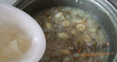 绿豆莲子百合粥的做法