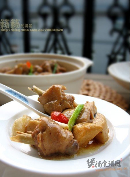 杏鲍菇豉香鸡煲的做法