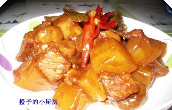 酒香萝卜炖肉块儿的做法