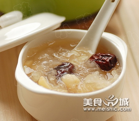 冰糖银耳莲子养心羹的做法