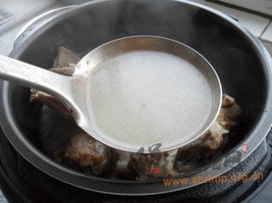 浓郁大骨汤的做法