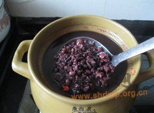 黑米红豆粥的做法