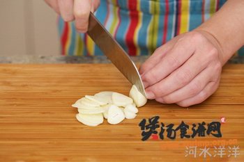 鲜虾酥皮奶油浓汤的做法