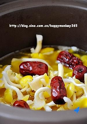 鲜菇红枣鸡汤的做法