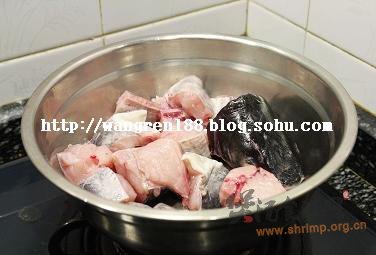 新土豆炖鲶鱼的做法