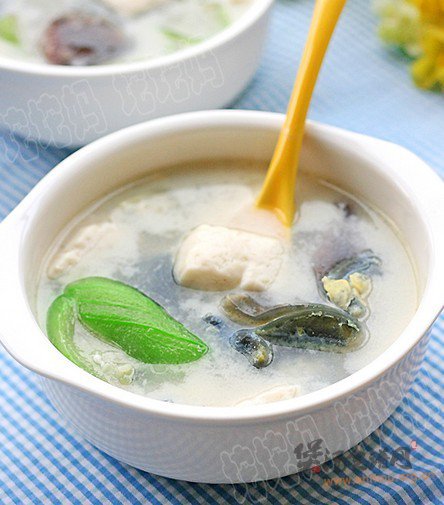 丝瓜皮蛋豆腐汤的做法