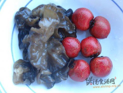 山楂木耳粥的做法