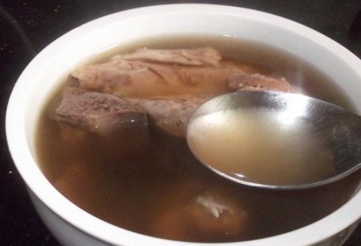 鸡骨草煲猪横脷汤的做法