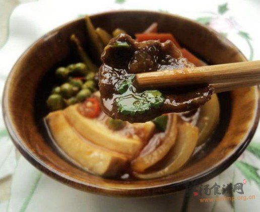 牛肉豆腐蔬菜煲的做法