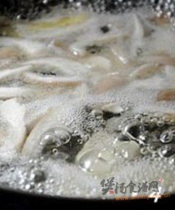 豌豆蘑菇豆腐汤的做法
