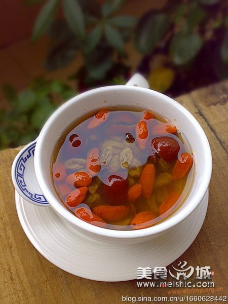 红杞葡萄蜂蜜茶的做法