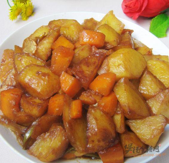 胡萝卜炖土豆的做法