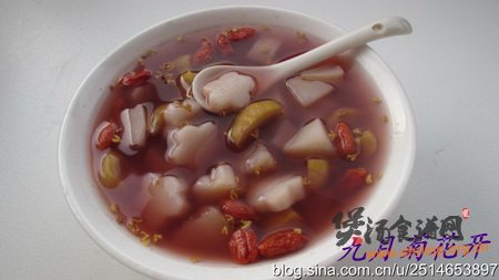 桂花酒香栗子年糕汤的做法