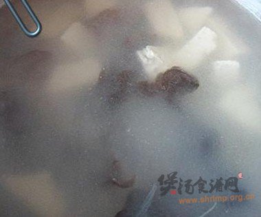 木耳菠菜汤的做法