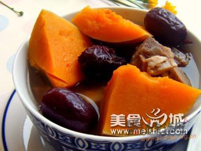 南瓜红枣排骨汤的做法