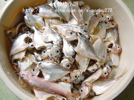 小鱼汤的做法