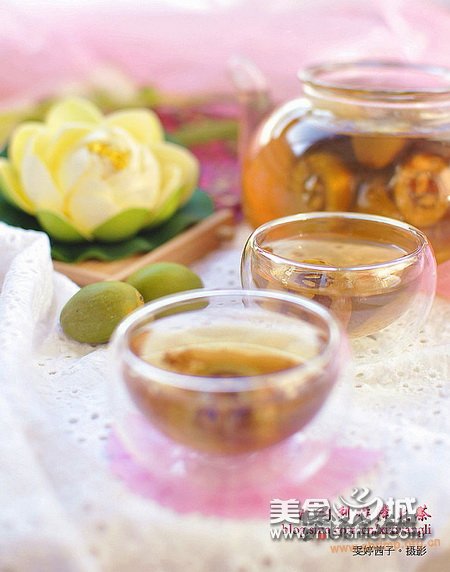 檀香橄榄麦冬绿茶的做法