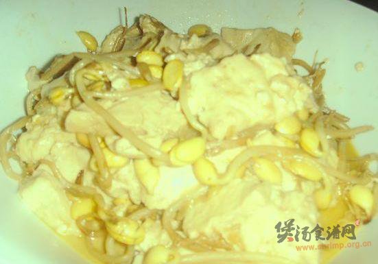 豆芽炖豆腐的做法