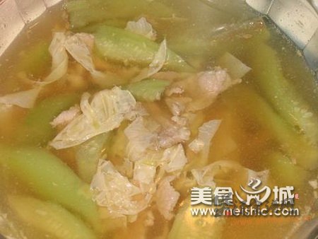 肉片丝瓜汤的做法
