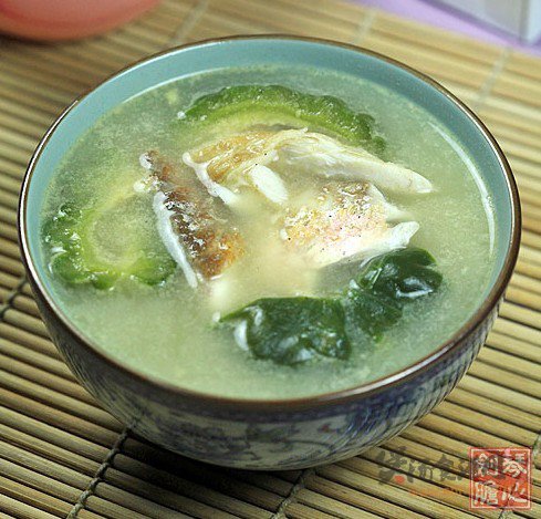大眼鸡凉瓜汤的做法