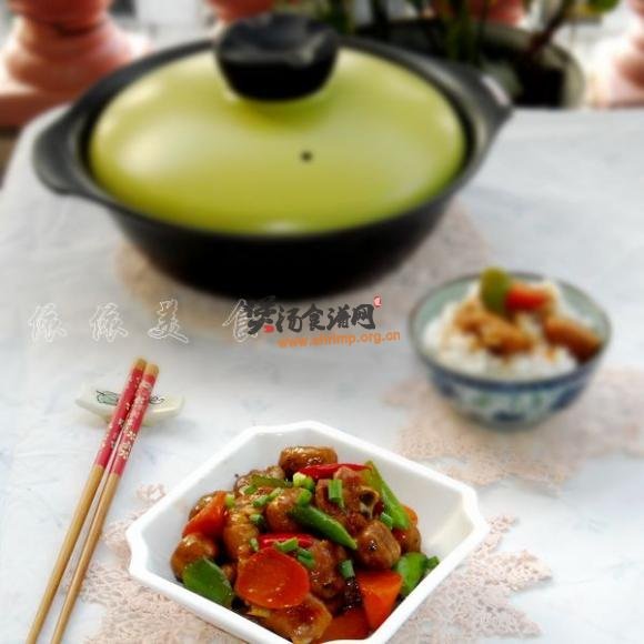 飘香栗子鸡煲的做法