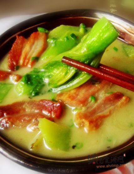 腊肉炖莴苣的做法